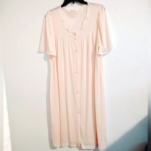 VINTAGE LORRAINE LIGHT PEACH COLOR BUTTON FRONT SHEER NIGHTGOWN